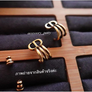 💛ต่างหูCd รุ่นD17 tri-line earrings สีแอนทีคค่ะ รุ่นนี้ใส่สวยมส่ง่ายเข้าได้ทุกลุคค่ะ หยิบใช้ได้บ่อยค่ะ
