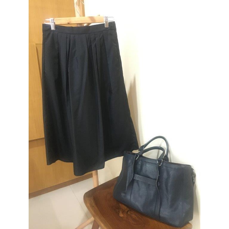 กระโปรงมือสอง สีน้ำเงินเข้ม ยี่ห้อ MNG