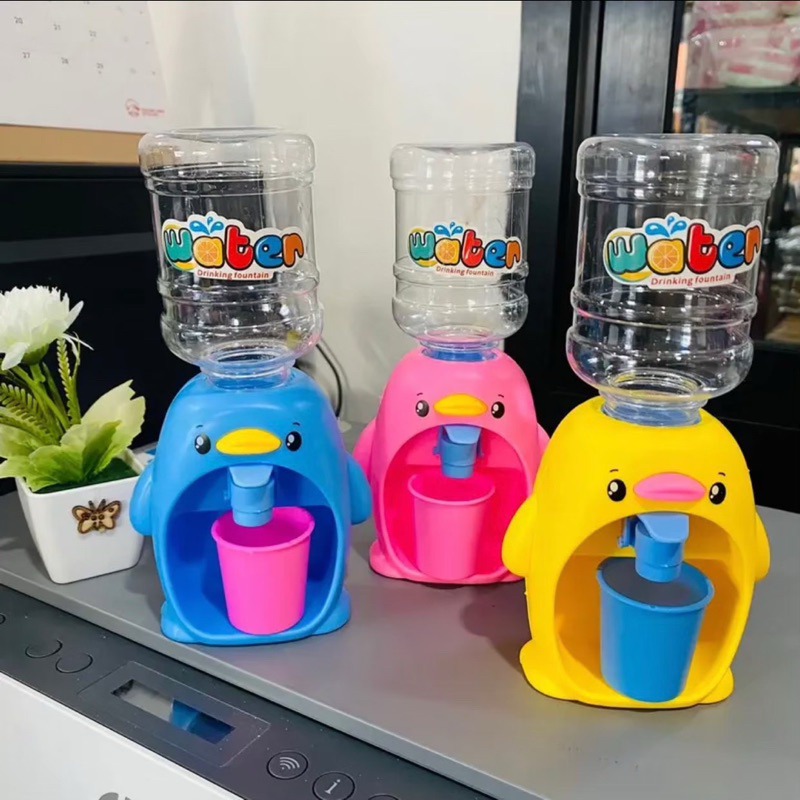 (พร้อมส่ง) ตู้กดน้ำเพนกวินขนาดเล็กน้ำพุดื่มน้ำที่เหมือนจริงของเล่นจำลองการ์ตูนของเล่น กดดื่มน้ำได้จริงนะคะ