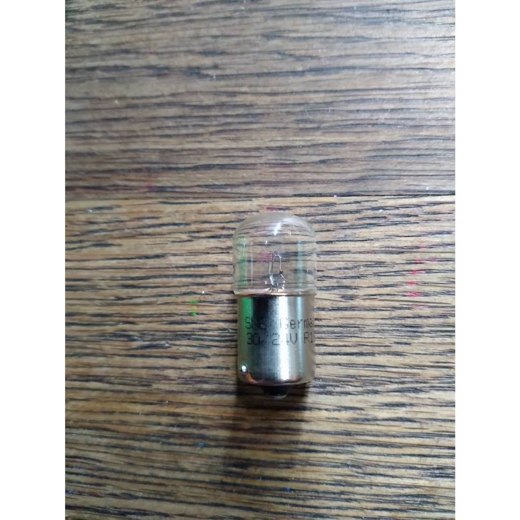 หลอดไฟ 30/24V 10W T17x35 ขั้วเขี้ยว BA15S (1 ไส้ 1 จุด)  Germany