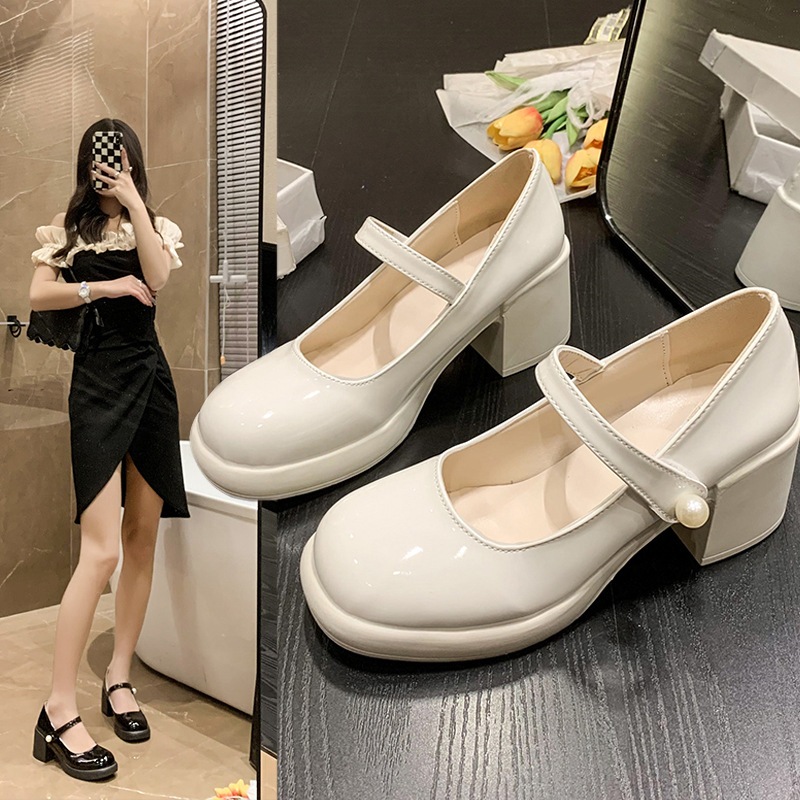 🎀สปอตสินค้า🎀รองเท้าหนังแมรี่เจนสไตล์เกาหลี การออกแบบหัวเข็มขัดมุก หัวกลม ส้นหนา
