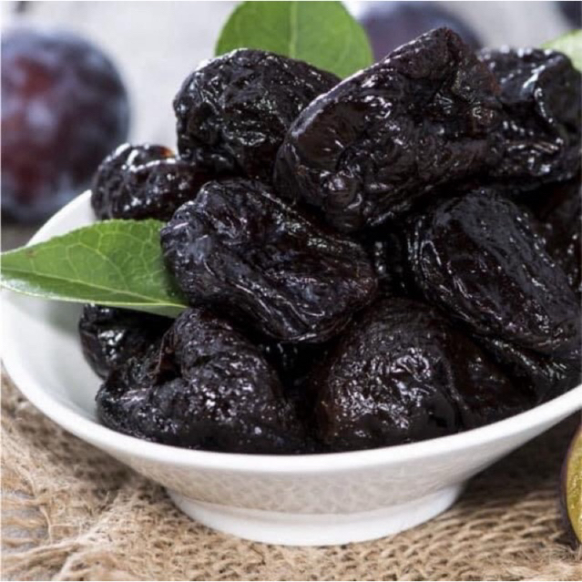 ลูกพรุน ไม่ใส่น้ำตาล ไร้เมล็ด  (Prunes)ไซต์ใหญ่ นำเข้าจากชิลี ลูกพรุนอบแห้ง