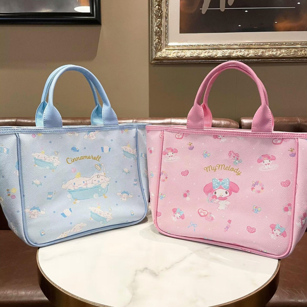 พร้อมส่ง กระเป๋าถือ พร้อมสายสะพายไหล่ จุของได้เยอะ ลายซานริโอ้ Sanrio หนังPU