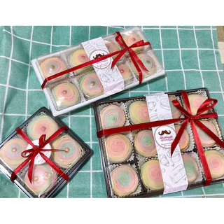 ขนมเปี๊ยะกุหลาบ ขนมเปี๊ยะสายรุ้ง🎀มัดโบว์ 🎀ไส้ถั่วไข่เค็มและไส้ถั่วล้วน ขนาด25กรัม