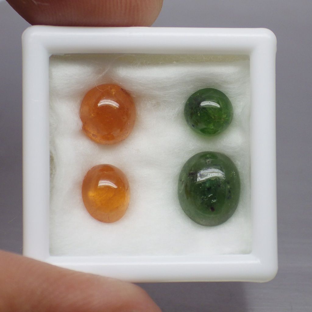 พลอย โกเมน สเปสซาไทท์ ซาโวไรท์ ดิบ ธรรมชาติ แท้ ( Unheated Natural Spessartite Tsavorite Garnet ) หน