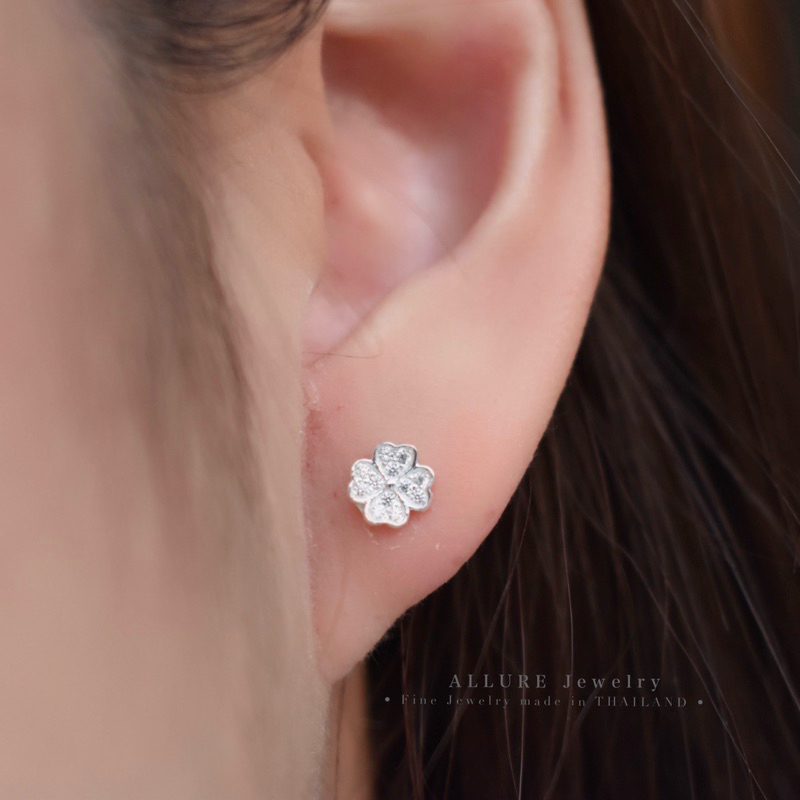 ต่างหูเงินแท้ 925 ประดับเพชร CZ Swiss diamond [ 𝐂𝐥𝐨𝐯𝐞𝐫 - 𝐀𝐥𝐥𝐮𝐫𝐞 𝐉𝐞𝐰𝐞𝐥𝐫𝐲 ]