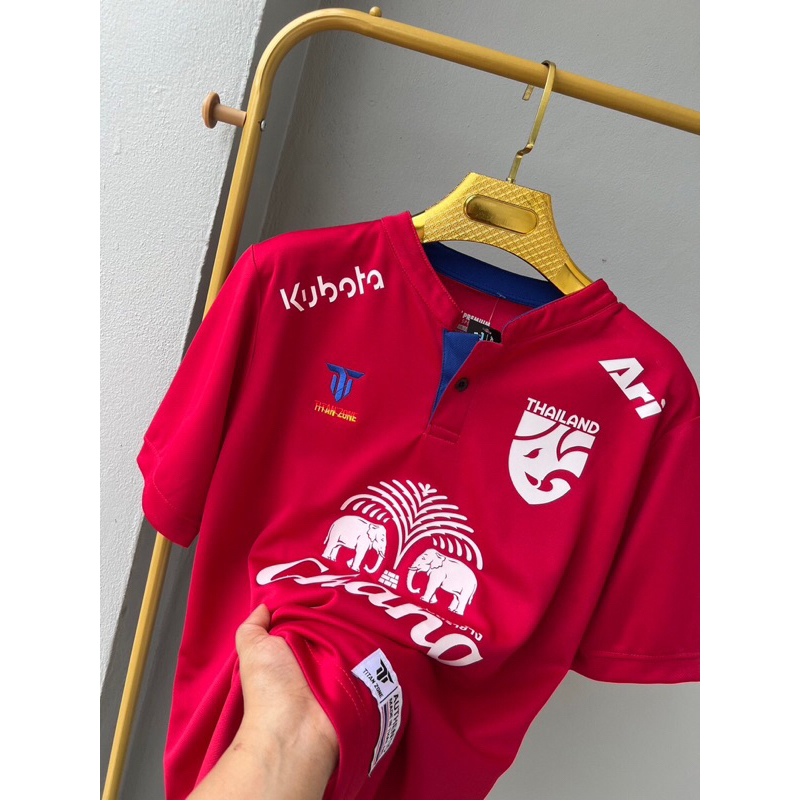 เสื้อกีฬาคอจีนจากเเบรนด์TITAN Full option สุดคุ้ม