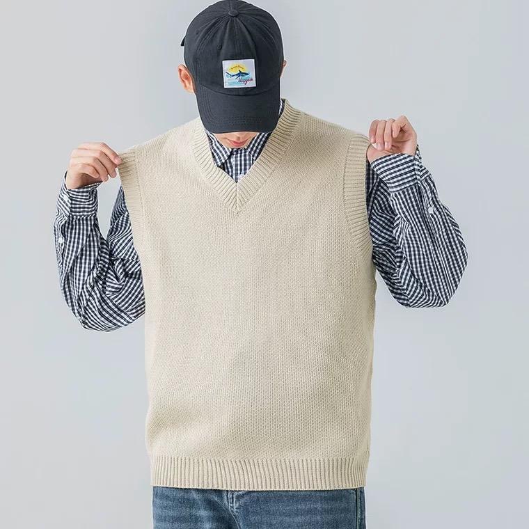 A.M BOY [เอเอ็ม บอย] Premium Knit เสื้อกั๊กไหมพรมคอวีสีพื้น เนื้อผ้านุ่มใส่ได้ชาย-หญิงAE44005