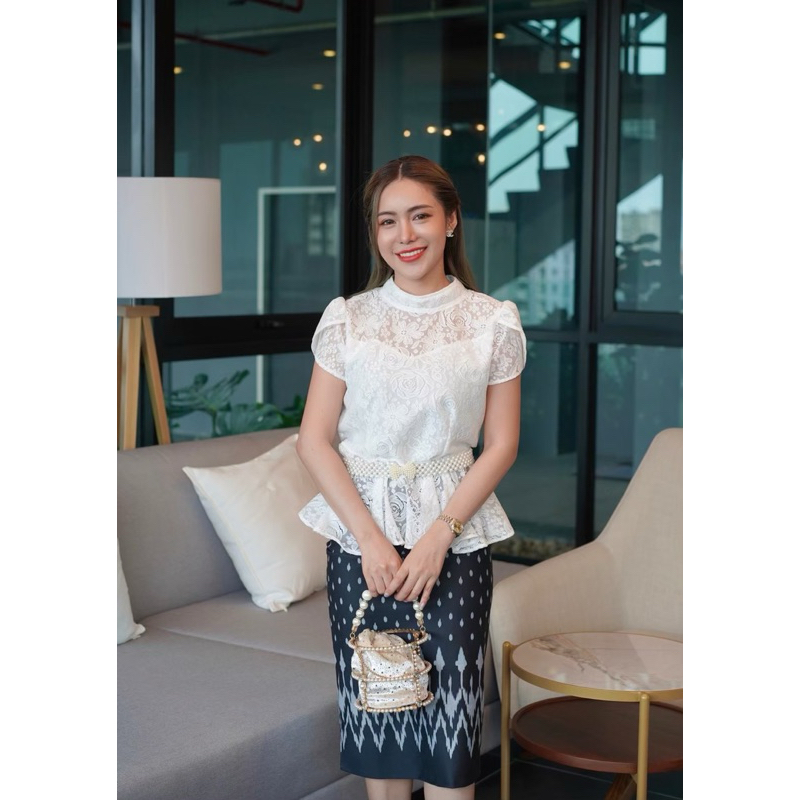 เสื้อลูกไม้แขนกลีบบัวงานไซร์