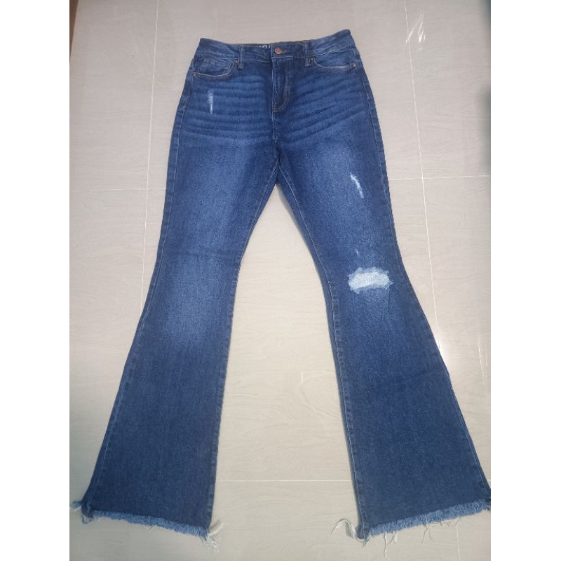 กางเกงยีนส์ No Boundaries รหัส ก7 มือ 2 สภาพ 95% เอว 28-29 นิ้ว สะโพก 38-39 นิ้ว เป้าสูง 12 นิ้ว ยาว