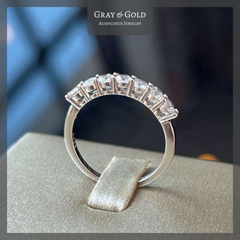 [RG542] แหวนเพชรสังเคราะห์ CZ ฝังเพชร 10 ตังค์ (เรียง 7 เม็ด) ตัวเรือนเงินแท้ 92.5% ชุบทองคำขาวโรเดียม Gray & Gold