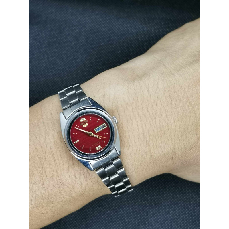 นาฬิกาSeiko 5​ Automatic หน้าปัดสีแดง ของแท้100%