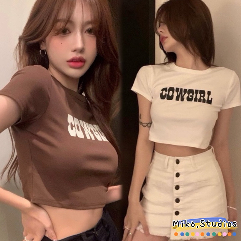Miko พร้อมส่ง เสื้อยืด เสื้อครอปแขนสั้นพิมพ์ลายตัวอักษรสำหรับผู้หญิง เสื้อยืดแขนสั้นสไตล์สาวฮอตสไตล์เกาหลี