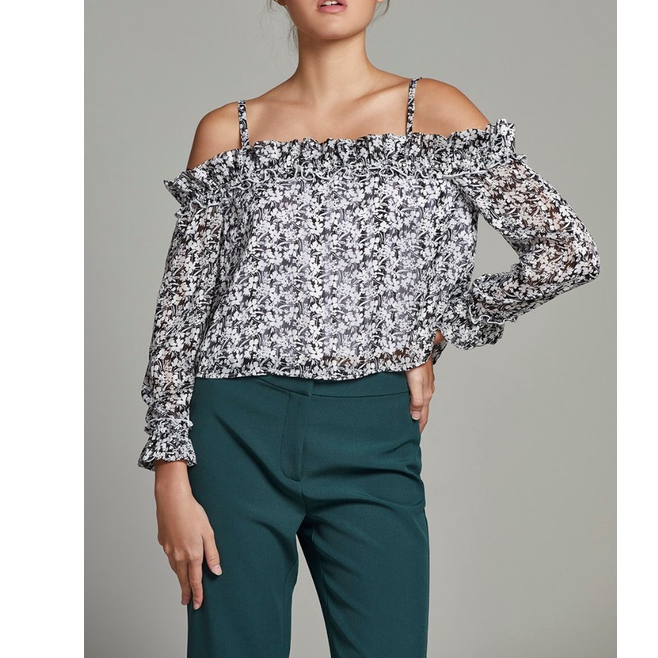 f.fashion สายเดี่ยวเปิดไหล่ ผู้หญิง สีขาว-ดำ | Off Shoulder Camisole | 05854