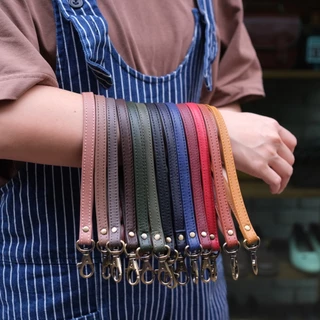 🌟ใส่กับกระเป๋าสตางค์/ใช้เป็นพวงกุญแจได้🌟สายคล้องข้อมือหนังวัวแท้ Wrist Strap (Hatsukoi Leather Bag)