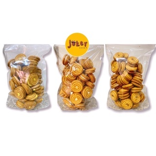 ขนมปัง คุกกี้ครีมขาว,กาแฟ,ทุเรียน(ยอดฮิต) แบ่งขาย น้ำหนัก 250 กรัม (ใส่ถุงแก้ว)