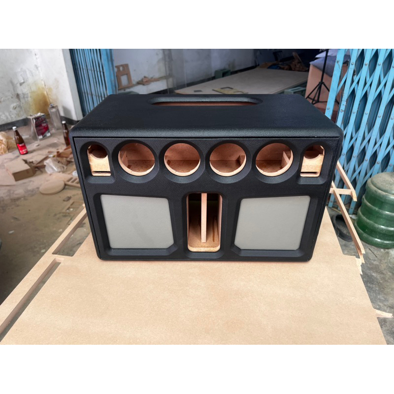 ตู้แบนพาส6.5นิ้ว1คู่กลาง3นิ้วแหลม2นิ้วพร้อมหุ่มหนัง