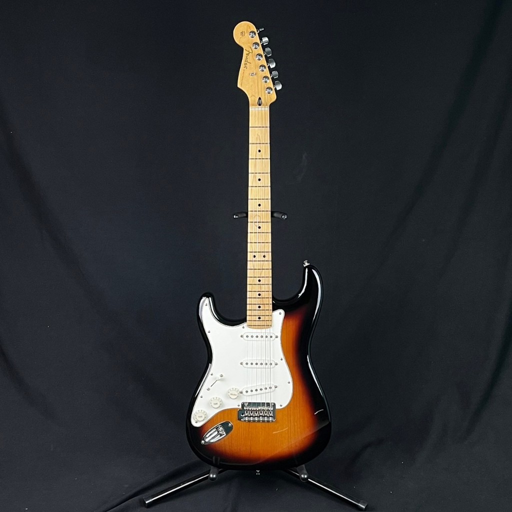 กีต้าร์ไฟฟ้า Fender Player Stratocaster Left-Hand ราคาปกติ21,000.00 ฿ THB