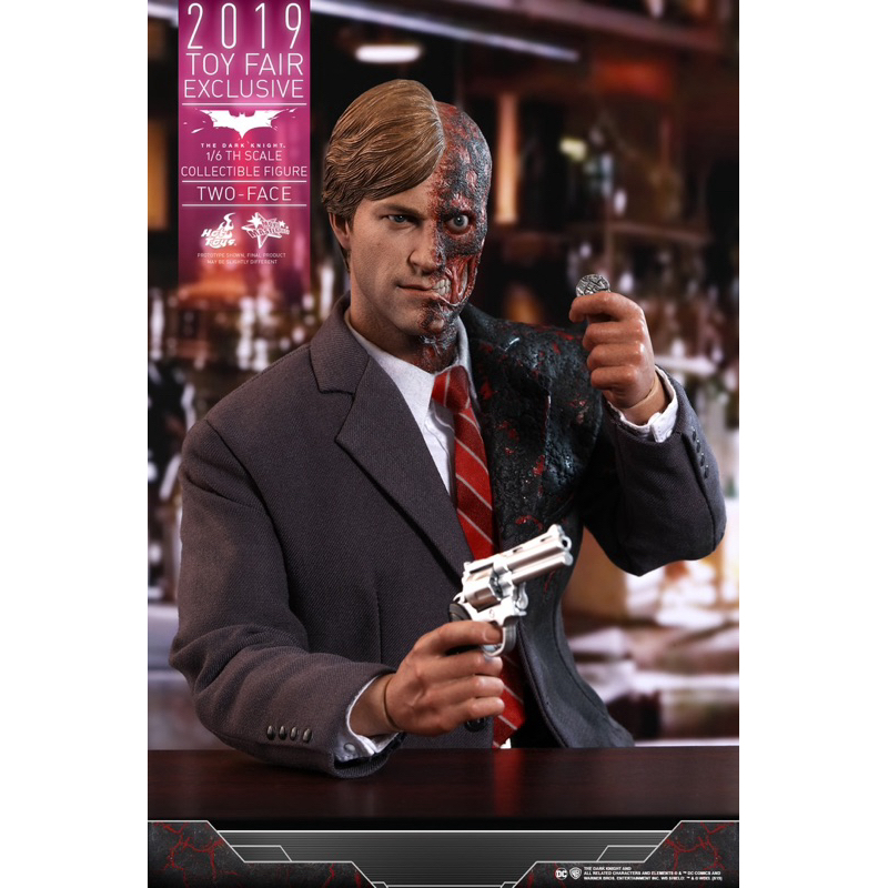 HOT TOYS MMS 546 TDK – TWO-FACE (มือสอง)