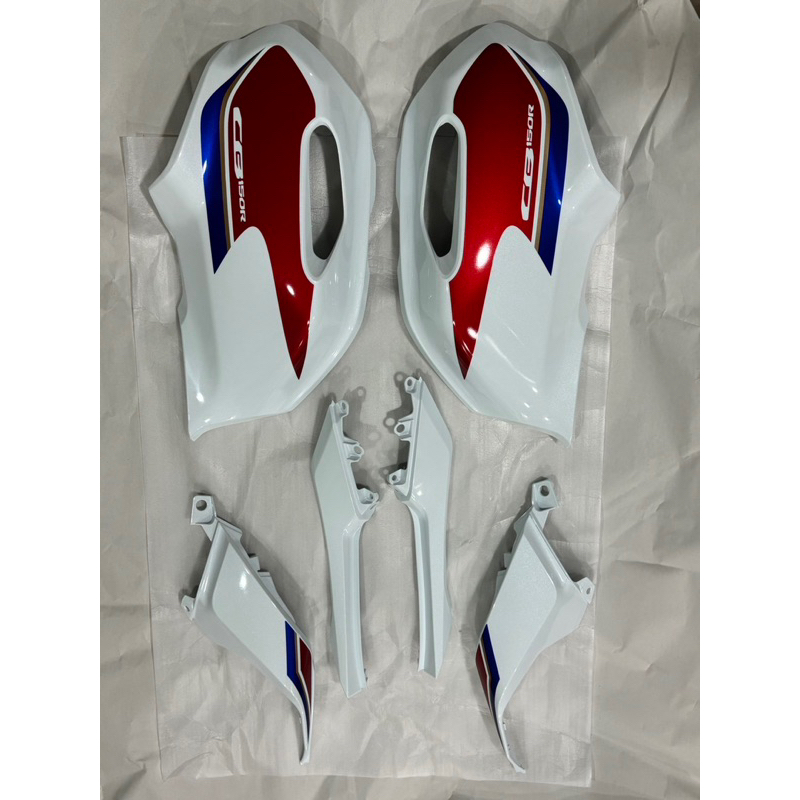 CB150R  2024  ชุดสีขาวพร้อมสติ๊กเกอร์