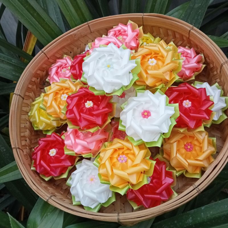 โปรยทาน ตัวเปล่า ดอกบัวบุญนาค คละสี (1ชุด 25 ชิ้น 125 บาท )