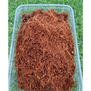 ขุยมะพร้าวหมัก ถุงใหญ่ 2 กิโลกรัม ถุงขนาด 40 x 30 cm. หมักด้วยจุลินทรีย์สังเคราะห์แสง มีความชื้นพร้อมใช้งาน