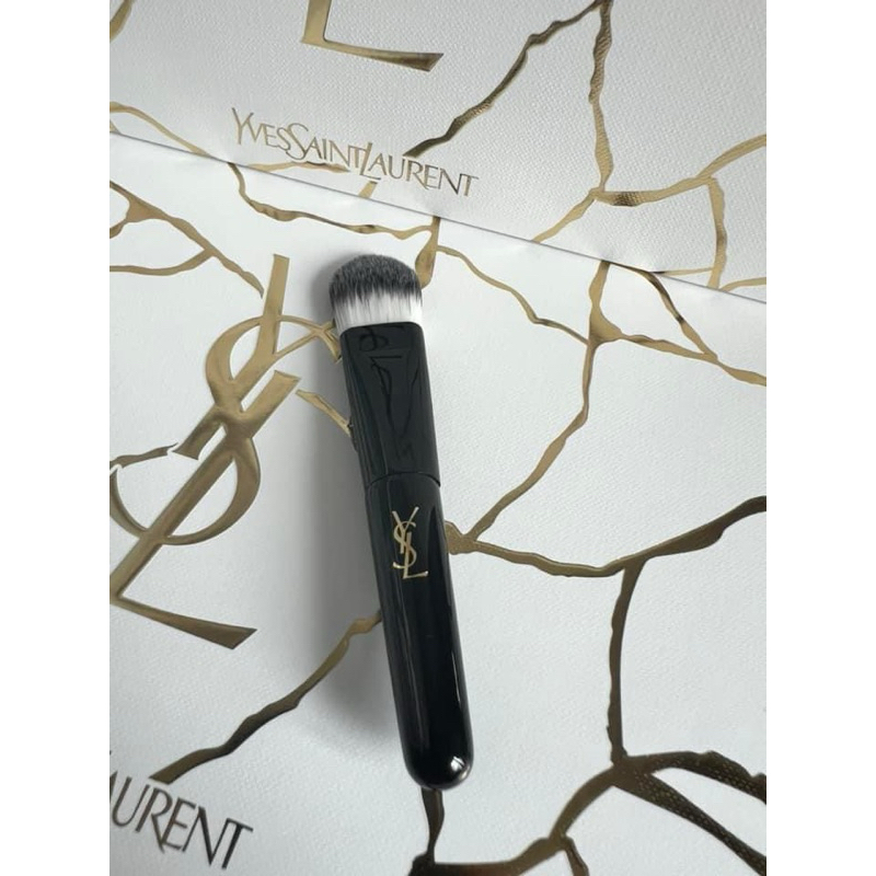 🔥พร้อมส่ง แท้ 🔥Ysl Brush Foundation