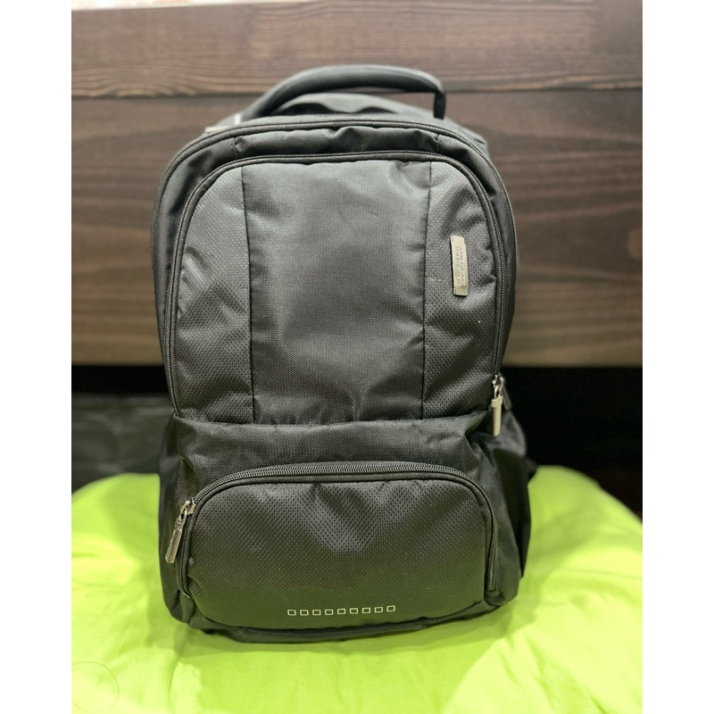 กระเป๋าเป้ ยี่ห้อ American Tourister LOGIX 03 BLACK 2017 Backpack ของแท้ **มือสอง** สีดำ