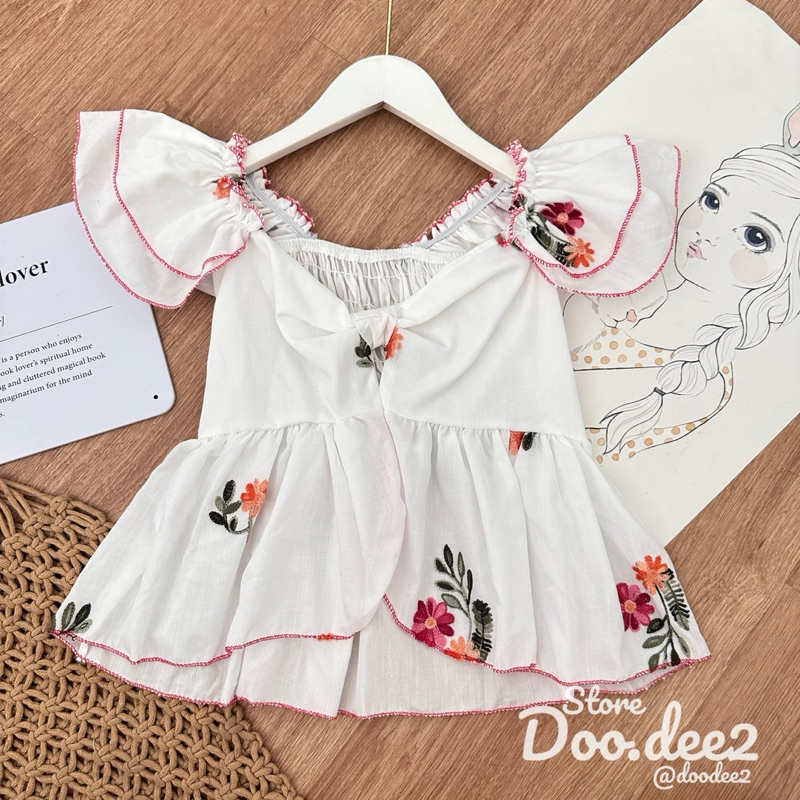DOODEE2 เสื้อแขนระบาย คอวี ด้านหลังสม็อก ผ้าคอตตอนลายดอก