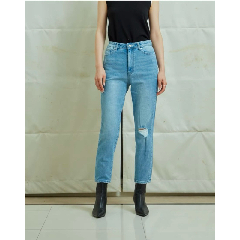 Wara Curved MOM jeans กางเกงยีนส์ ขายาวทรงมัม