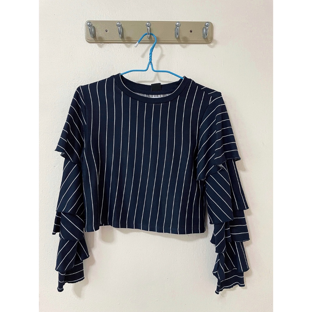 Matter Makers ส่องต่อ Crop T-Shirt Long Sleeve