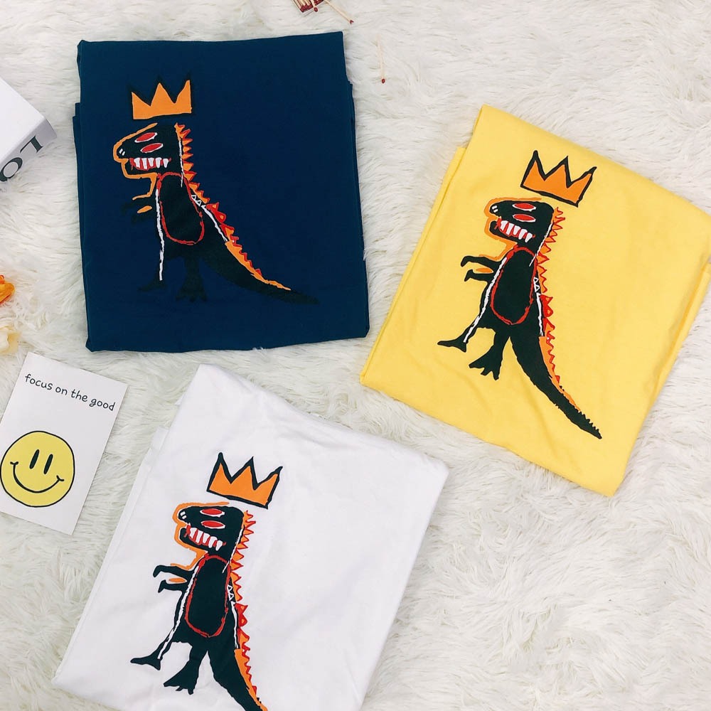 เสื้อยืดสกรีนนูนลาย basquiat dinosaur แขนสั้น ผ้าcotton พร้อมส่ง