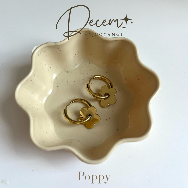 Decem- ต่างหู รุ่น Poppy สแตนเลสสามารถใส่โดนน้ำได้ ไม่ลอกไม่ดำ มีถุงเก็บแถมให้