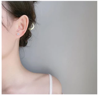 Aurum Jewelry: ต่างหูเงินแท้ เพชร cz กลม แป้นกลม / จิวหูเงินแท้ รุ่น Classy Silver (ราคาต่อ 1 คู่)