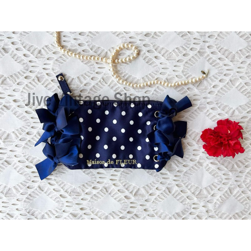 กระเป๋า Maison de FLEUR ribbon lace up pouch ผ้าซาตินสีน้ำเงินลายจุด แต่งโบว์ด้านข้าง มือสองสภาพใหม่ จากตู้ญี่ปุ่น