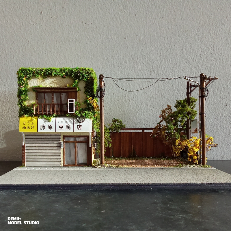 ฉากโมเดลรถ โมเดลจำลอง ไดโอราม่า ร้านเต้าหู้ฟุจิวาระ ร้านปิด เสาไฟ สเกล 1:64 (แบบ 2) Diorama Fujiwara shop Initial D 1:64