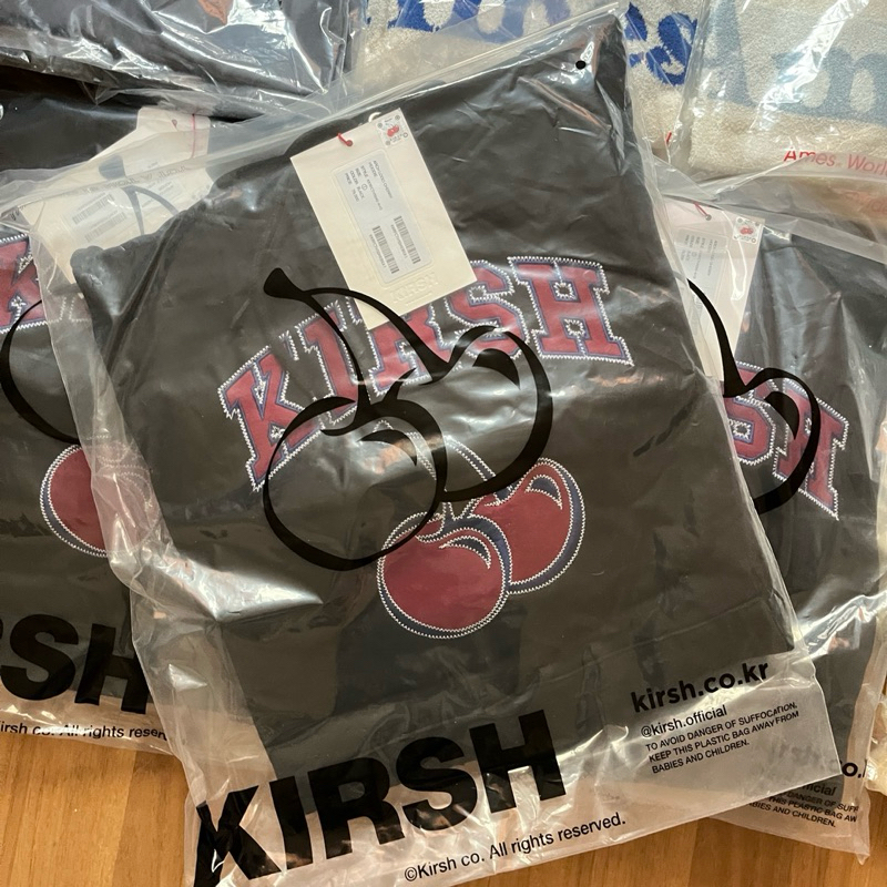 [พร้อมส่ง /แท้ ]   KIRSH  🍒  ARCH LOGO CHERRY HOODIE KA [BLACK]