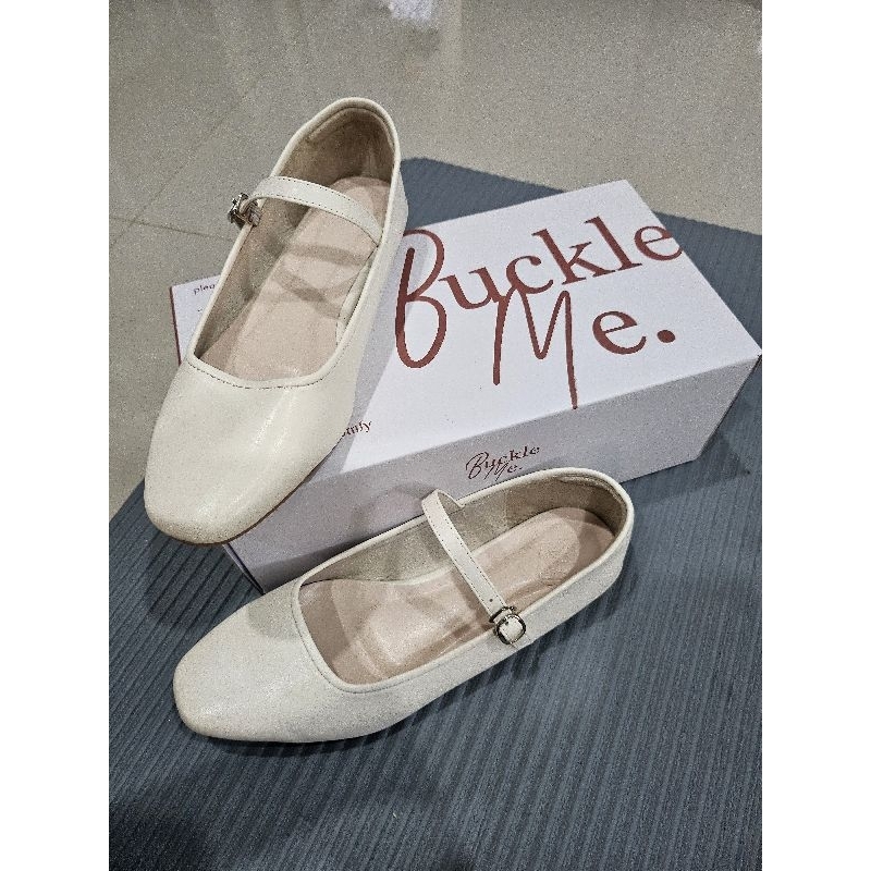 💕*ส่งต่อ*รองเท้า Buckle Me mary jane 💕