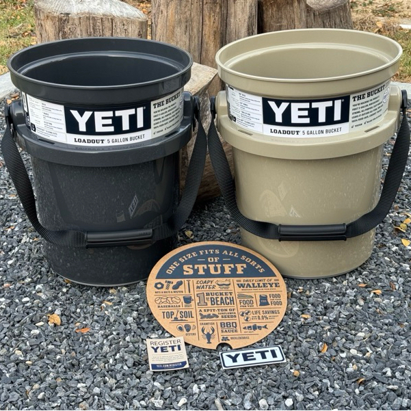 YETI LOADOUT 5 GALLON BUCKET CHARCOAL - ถังเก็บของความทนทานสูง