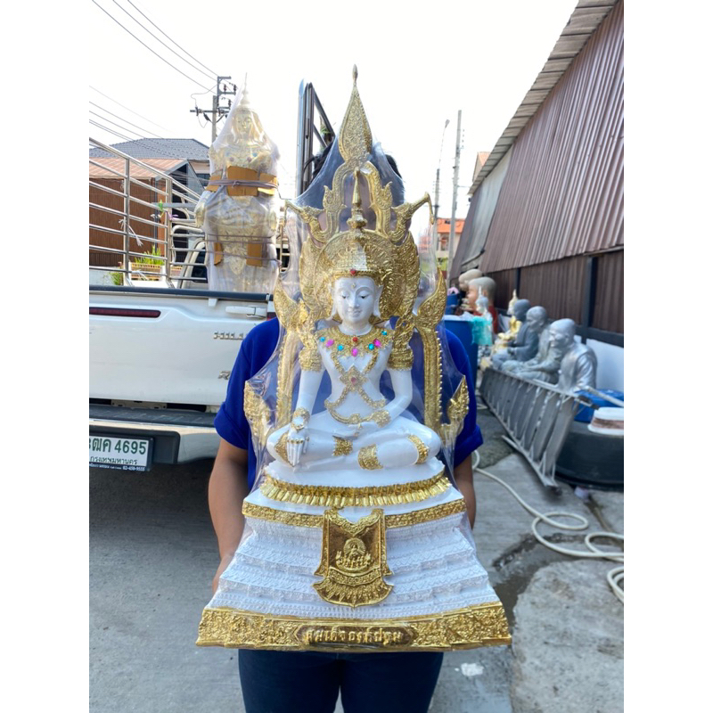 สมเด็จองค์ปฐม พระจักรพรรดิ กว้าง14นิ้ว สูง27นิ้ว องค์ใหญ่