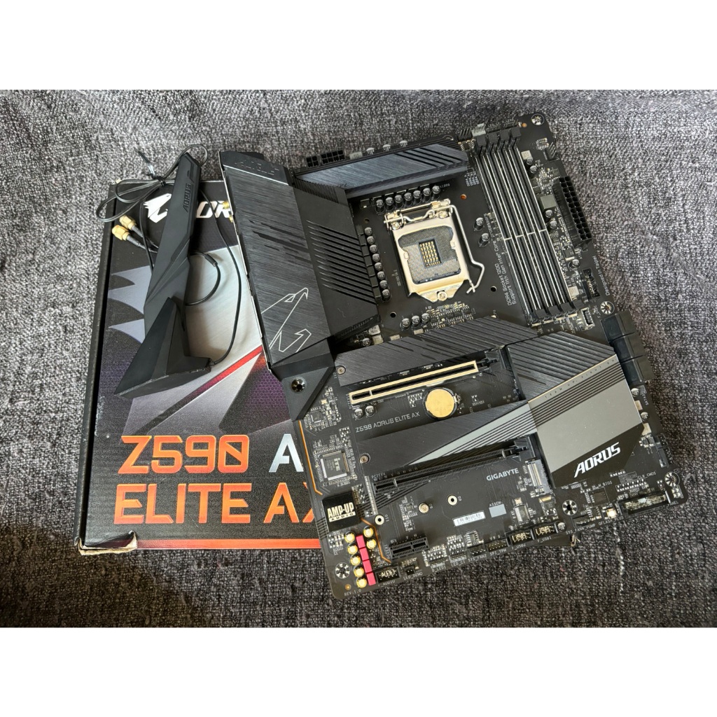 1200 GIGABYTE Z590 AORUS ELITE AX กล่องพร้อมฝาหลัง