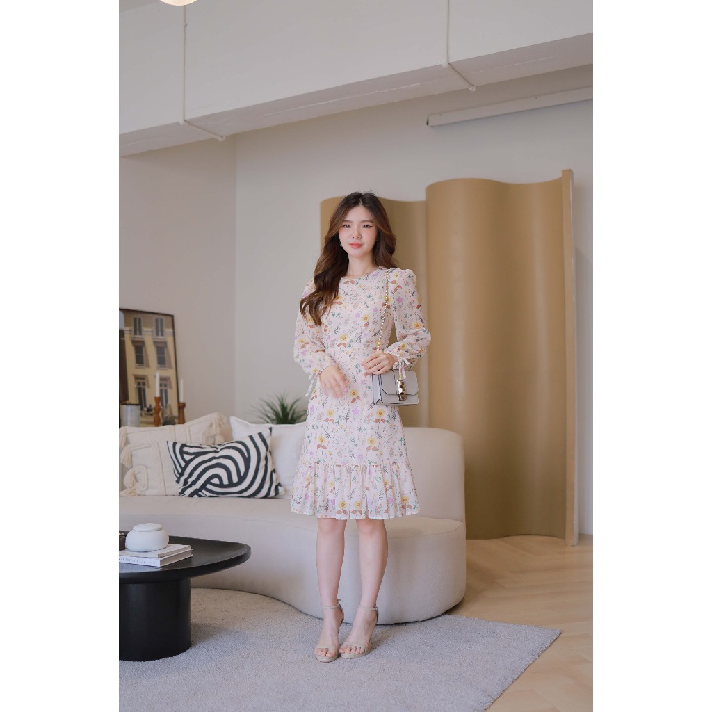 J149 ชุดเดรสสีชมพูนู๊ด (ชีฟองแขนยาวระบายกระโปรง)
