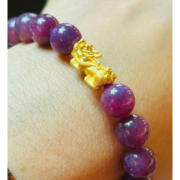 ัy291กำไลหินนำโชคแดงทับทิมดิบธรรมชาติ ขนาด8-9มิล+ปี่เซี่ยะทองคำแท้ 0.4 กรัม