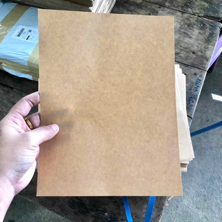 กระดาษห่อฝรั่ง กระดาษนำ้ตาลหนามีลาย จำนวน 1 กก. ประมาณ 220 เเผ่นห่อได้ 220 ลูก ขนาด 8x12 นิ้ว เหนียวทนทุกสภาพอากาศ