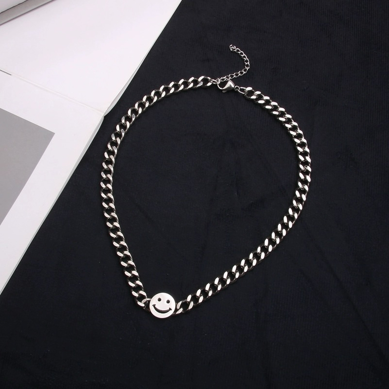 Cool & cute nacklace and smiles ᵕ̈ สร้อยคอหน้ายิ้มทรงดุดันแต่ยังน่ารัก