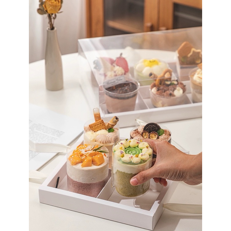 กล่องเค้กเหลี่ยม 4 ชิ้น 6 ชิ้น  กล่องขนม  กล่องเบเกอรี่ฐานขาวฝาครอบPVC หูหิ้ว (ชุด 5ใบ) BX3 - รูปที่ 2