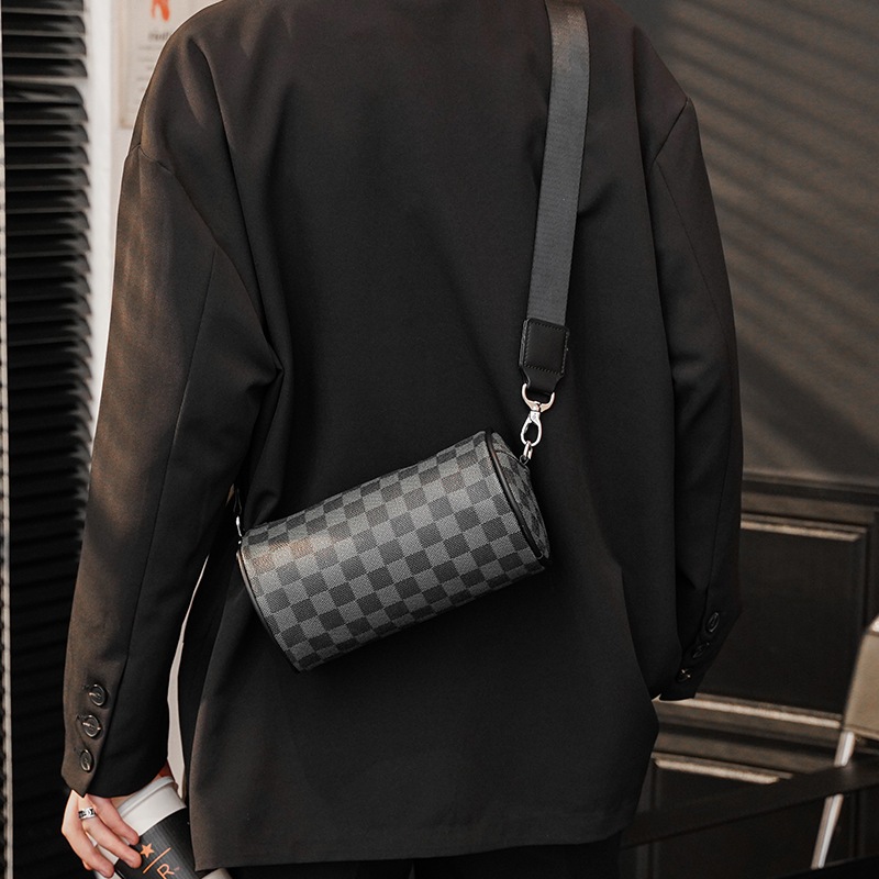 ใหม่ กระเป๋าสะพายลำลองผู้ชาย กระเป่าถัง boys shoulder bag กระเป๋าสะพายข้าง รุ่น 4032