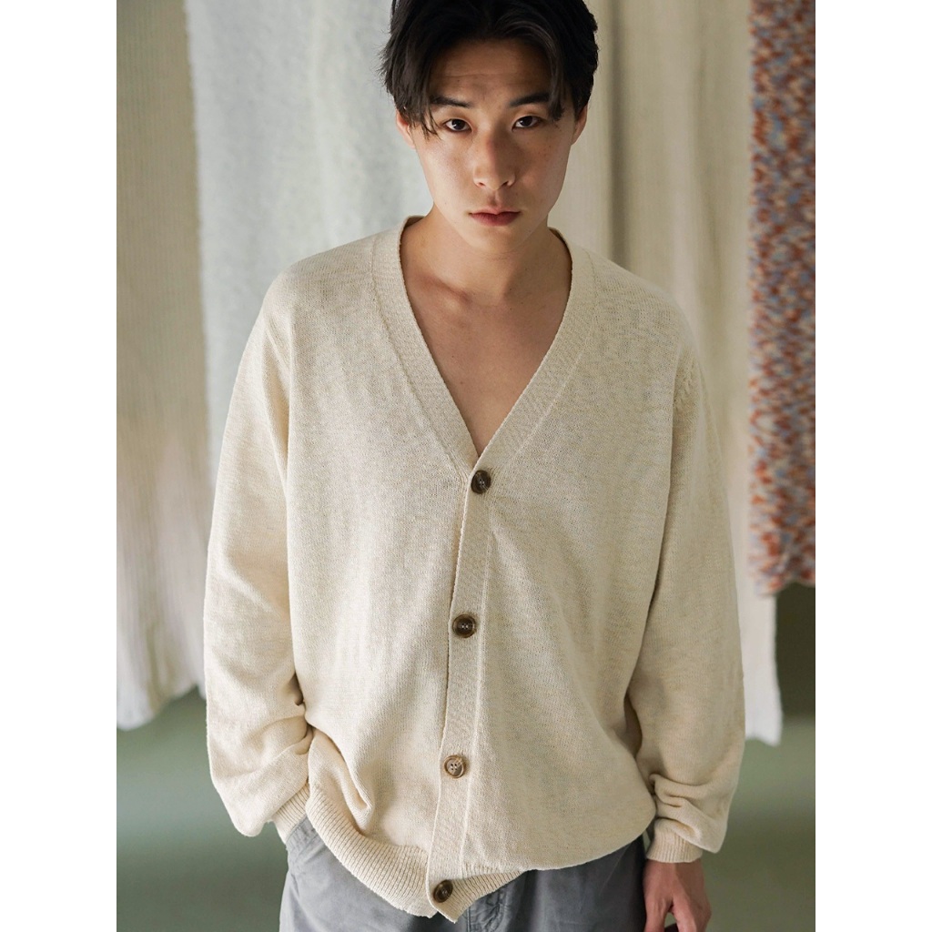 knitCircle - CONAN Cardigan (2 สี) Men's collection เสื้อคาร์ดิแกนไหมพรมแขนยาว ทรงพอดีตัว เนื้อผ้าไม่หนา ใส่สบาย_HIM09