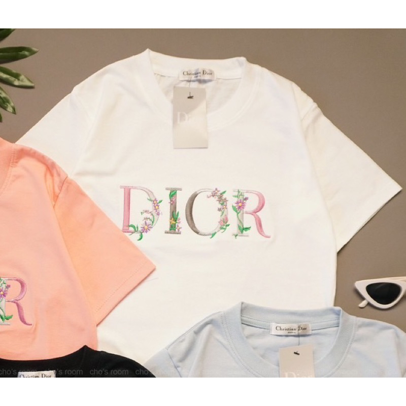 ⭐️มาใหม่พร้อมส่ง⭐️เสื้อยืดงานปักอก แบรนD สีพื้น น่ารักสดใสมีให้เลือก4สี เสื้อทรงตรง คอกลม - รูปที่ 4