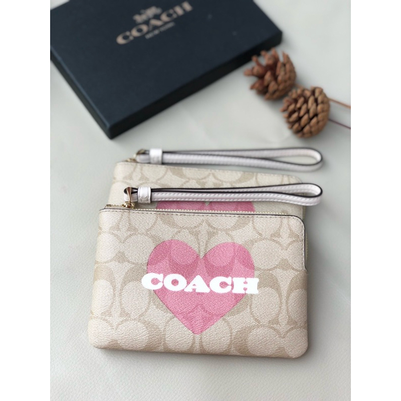 💥💥พร้อมส่ง Coach คล้องมือ 1 Zip S ขนาด 6 1/4" (L) x 4" (H) x 1/2" (W) CP436 อปก.ป้ายราคา การ์ด